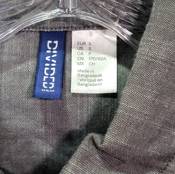 H&M Divided Men's Light Gray Casual Button Up Short Sleeve Shirt Size Small EUC - Picture 3 of 6